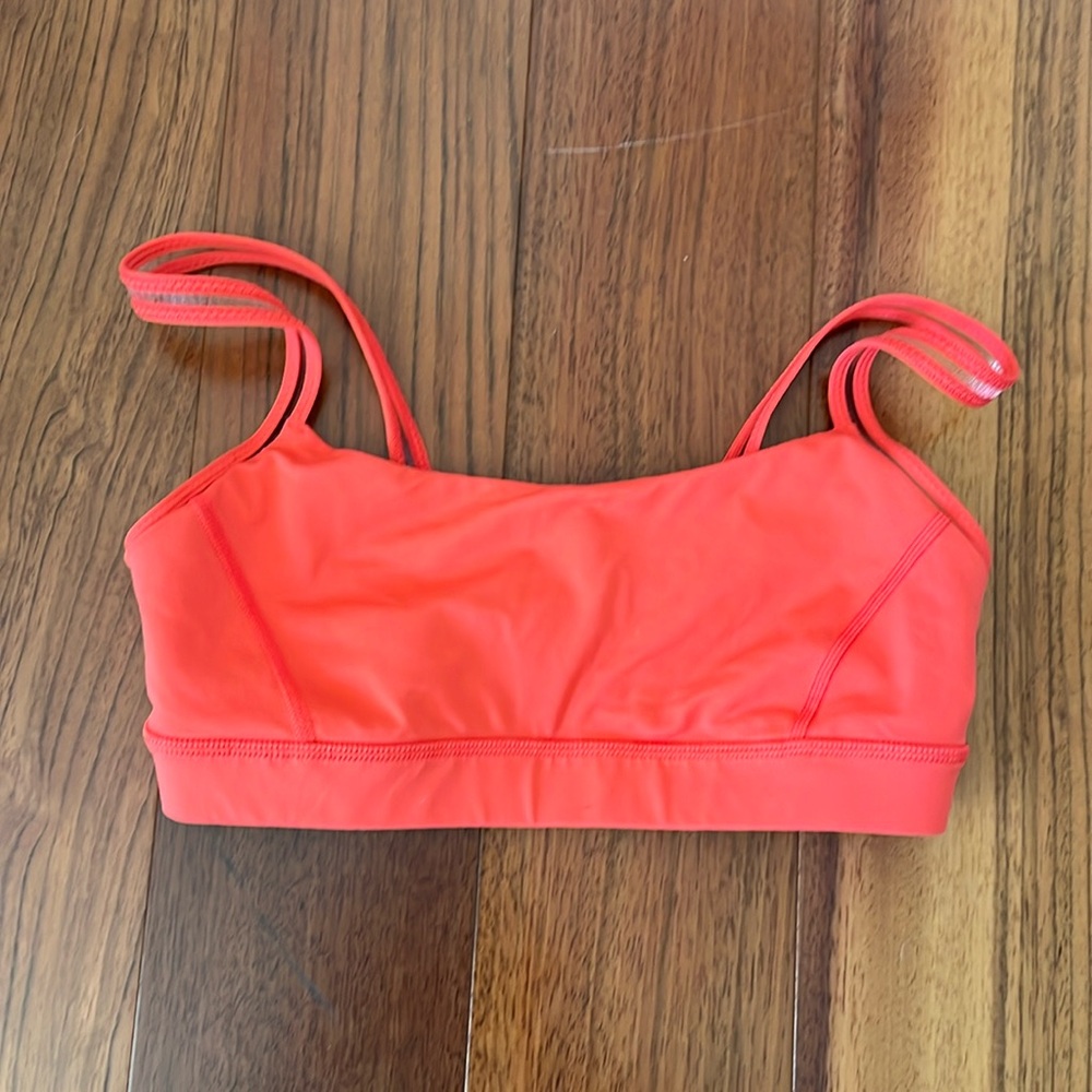 Lululemon sport bra size 6